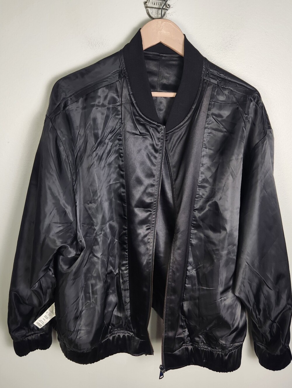NWOT Edited By Remi Bader Women's Black Satin Bomber Jacket Size 2X #748 - Picture 8 of 12